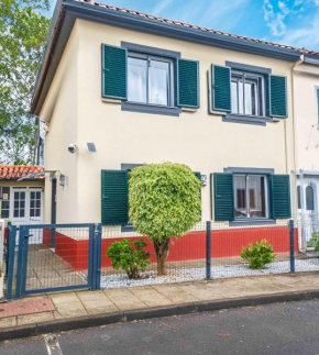Santana House - Holiday Rental by Your Key